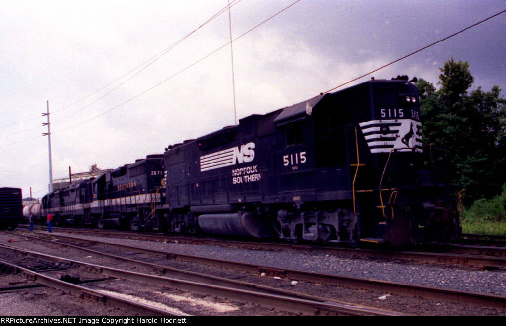 NS 5115 leads a GP35 and two GP30's on a train at the end of Glenwood Yard